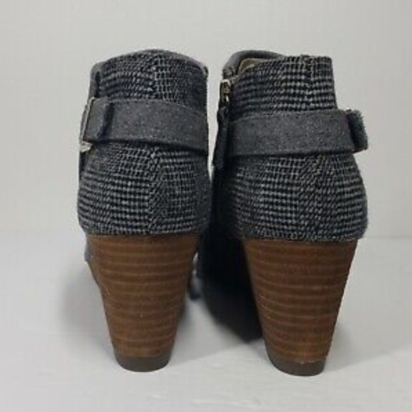 Dr Scholl's American Wedge
Microsuede Round Toe Ankle
Booties Gray USA Size 10 - Picture 5 of 6